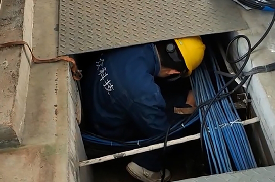 廣眾工程師再赴長(zhǎng)治高河礦安裝ZBK380型空壓機(jī)斷油保護(hù)裝置